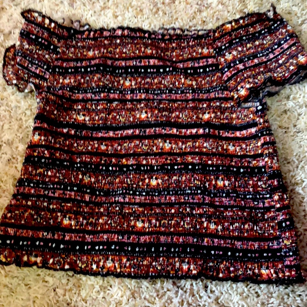 Beautiful crop top very colorful great for party’s size small great condition